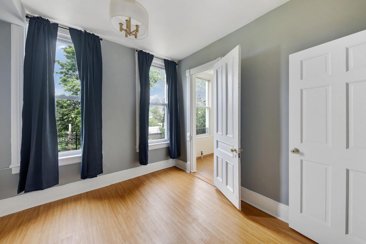  #586: Sunset Park - Full Bedroom C  -  #586: Sunset Park  - Gallery -  2