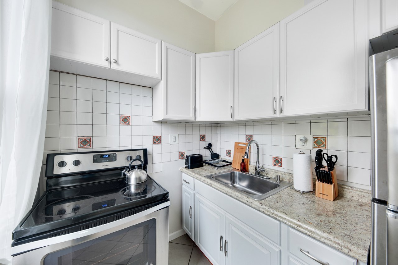 #586: Sunset Park - Full Bedroom C - #586: Sunset Park - Gallery - 14