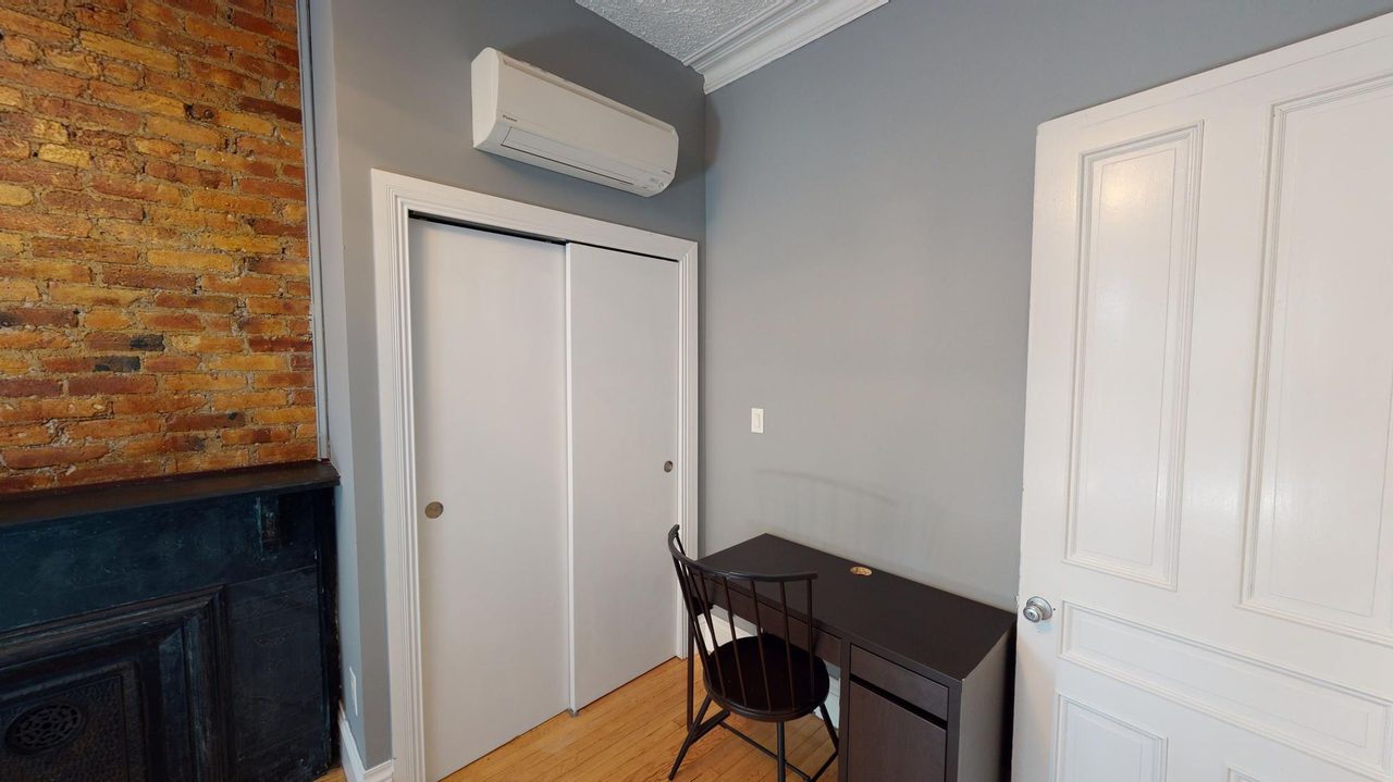  #586: Sunset Park - Full Bedroom E  -  #586: Sunset Park  - Gallery -  16