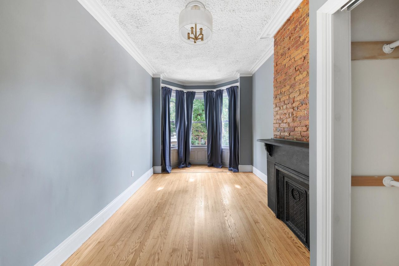  #586: Sunset Park - Full Bedroom E  -  #586: Sunset Park  - Gallery -  15