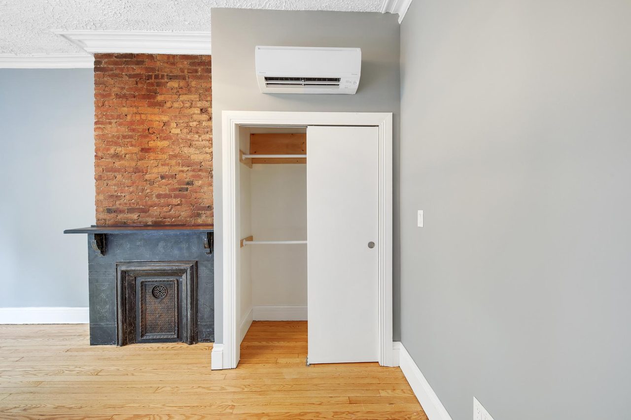  #586: Sunset Park - Full Bedroom E  -  #586: Sunset Park  - Gallery -  14