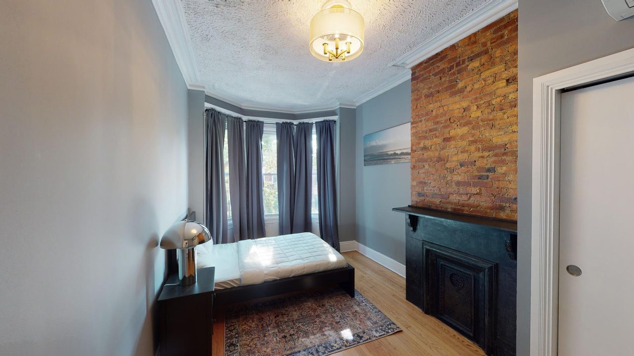  #586: Sunset Park - Full Bedroom E  -  #586: Sunset Park  - Gallery -  18