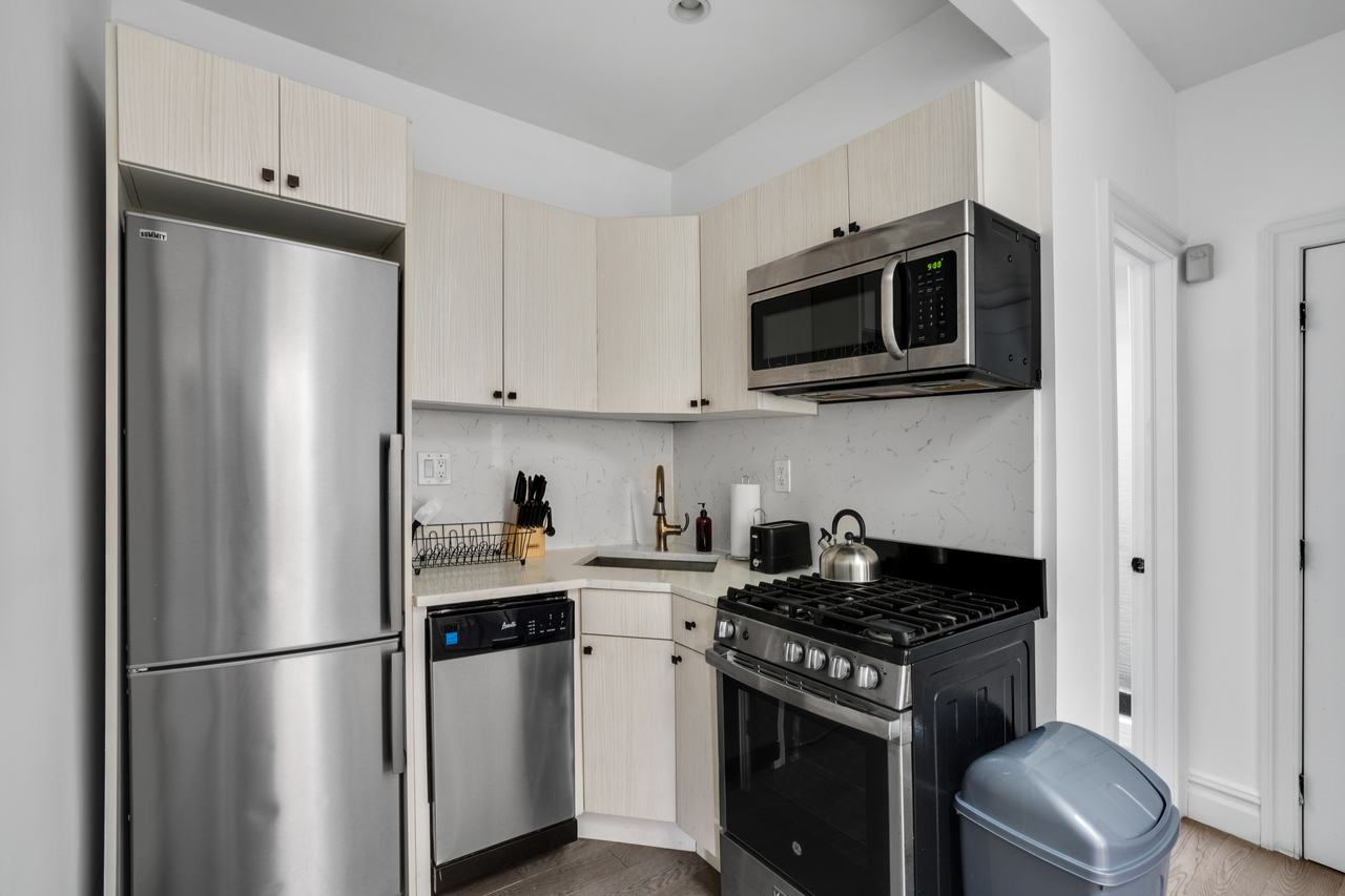  #685: Gramercy - Full Bedroom A  -  #685: Gramercy  - Gallery -  7