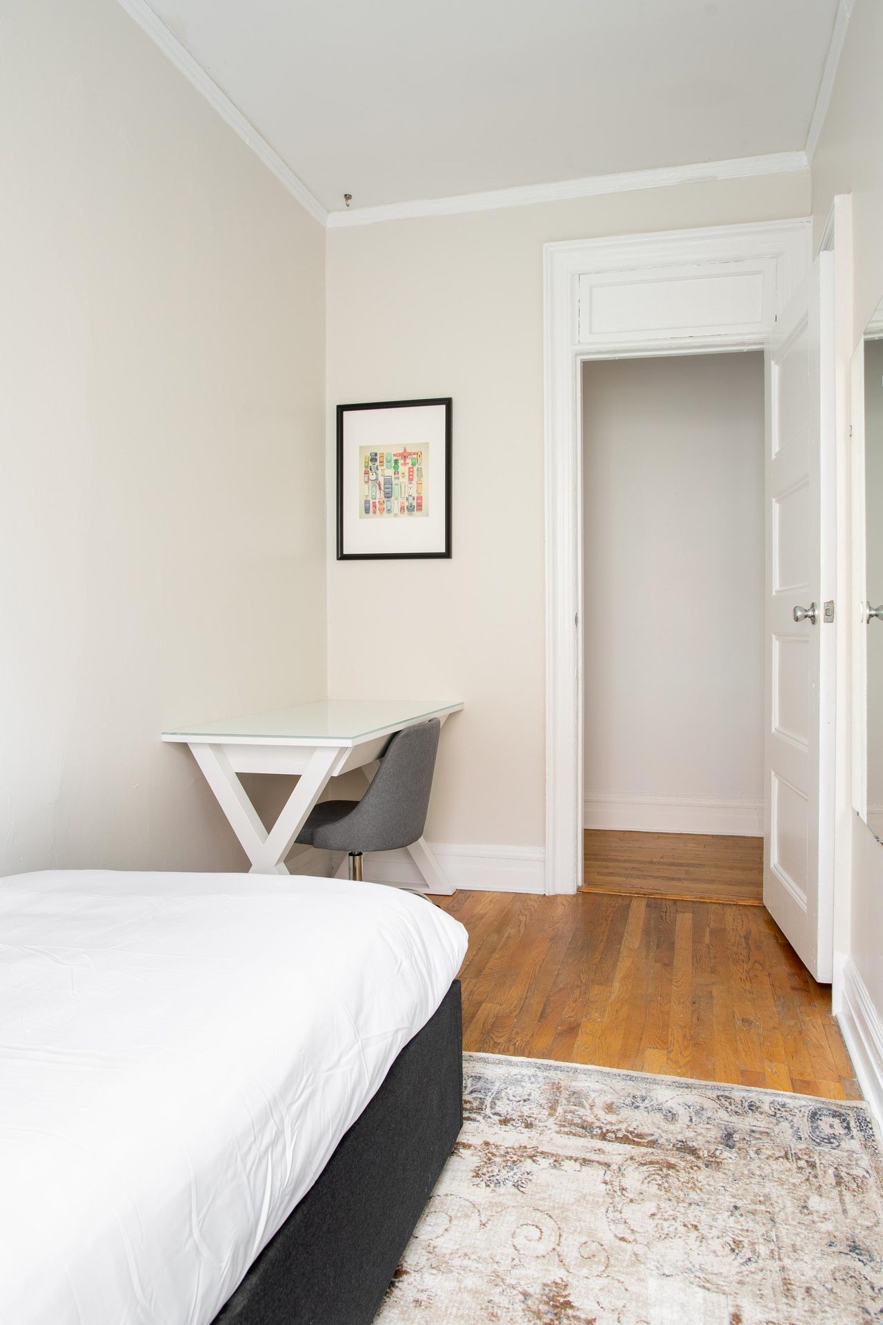  #1606: Chelsea - Twin Bedroom A  -  #1606: Chelsea  - Gallery -  2