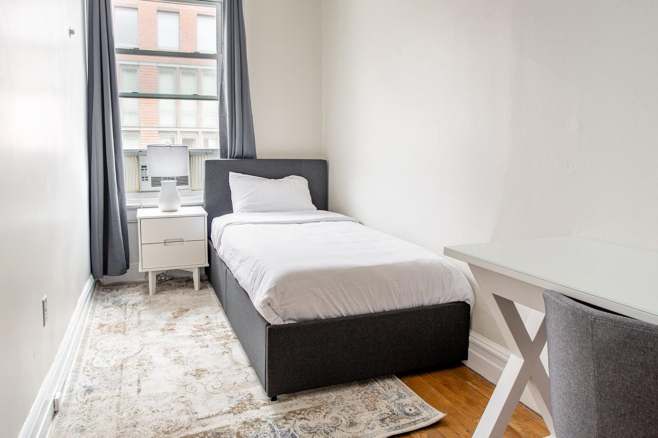  #1606: Chelsea - Twin Bedroom A  -  #1606: Chelsea  - Gallery -  1