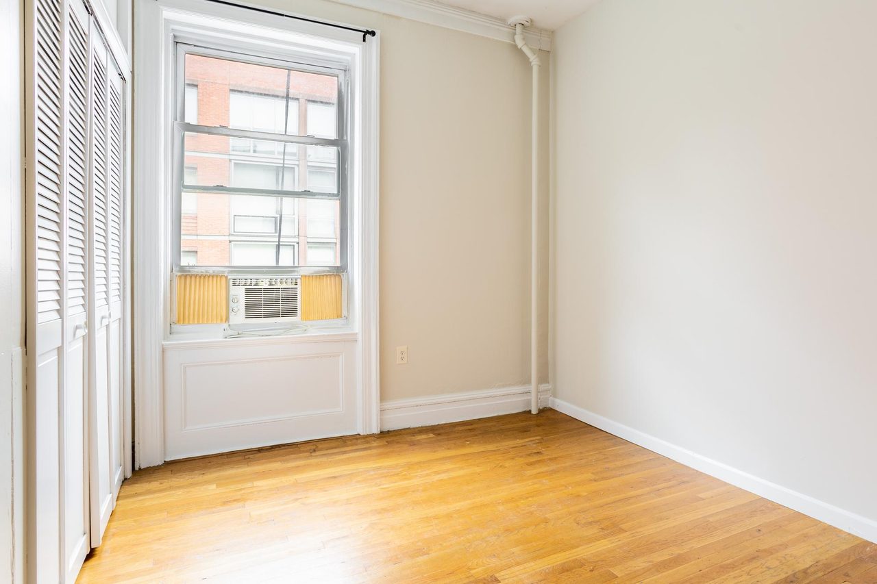  #1606: Chelsea - Full Bedroom C  -  #1606: Chelsea  - Gallery -  1