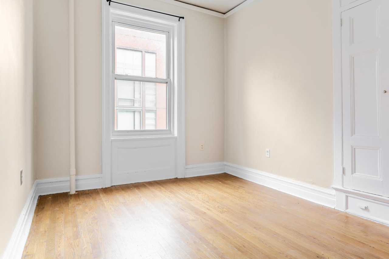  #1606: Chelsea - Full Bedroom B  -  #1606: Chelsea  - Gallery -  2
