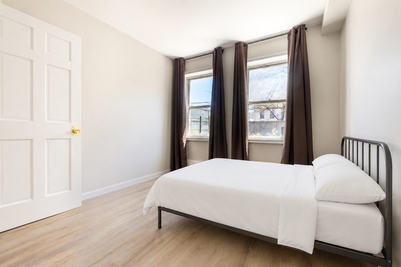 #1078: Fort Greene - Full Bedroom A - 2