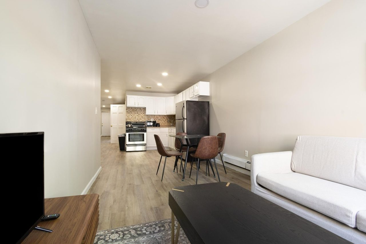  #1078: Fort Greene - Full Bedroom A  -  #1078: Fort Greene  - Gallery -  1