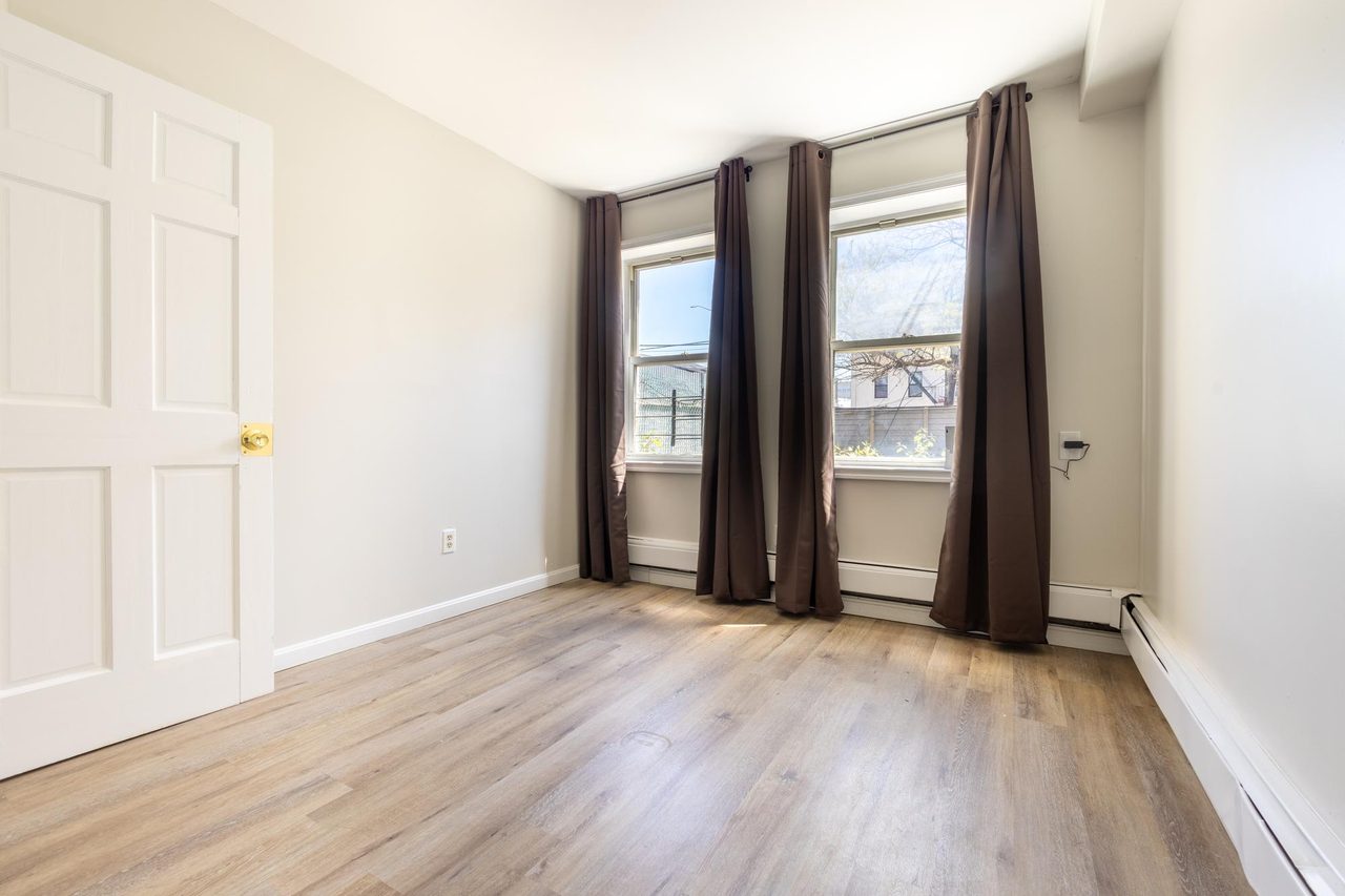  #1078: Fort Greene - Full Bedroom A  -  #1078: Fort Greene  - Gallery -  20