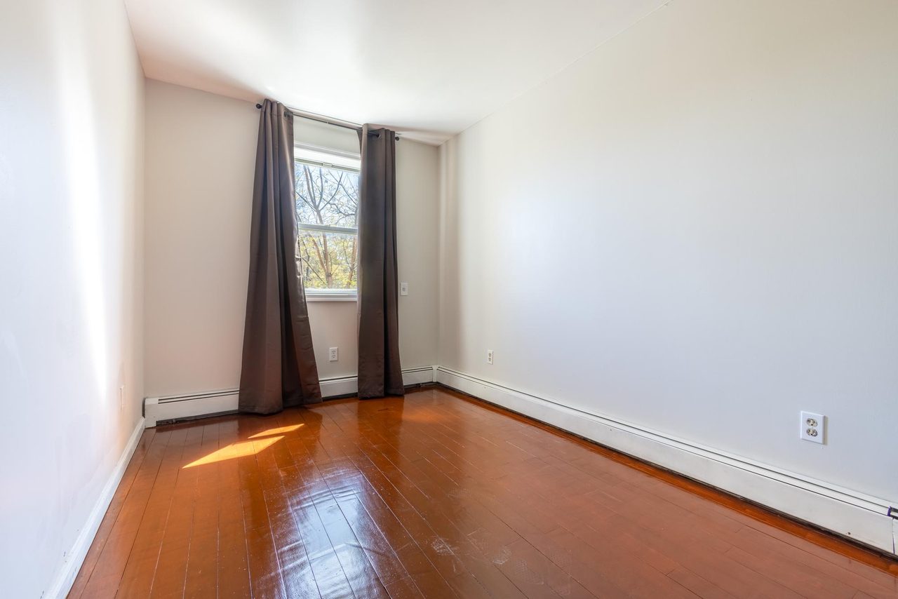  #1078: Fort Greene - Full Bedroom C  -  #1078: Fort Greene  - Gallery -  19