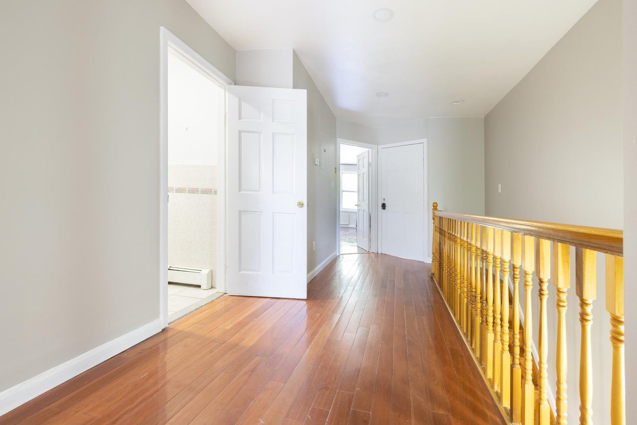  #1078: Fort Greene - Full Bedroom B W/ Private Bathroom  -  #1078: Fort Greene  - Gallery -  8