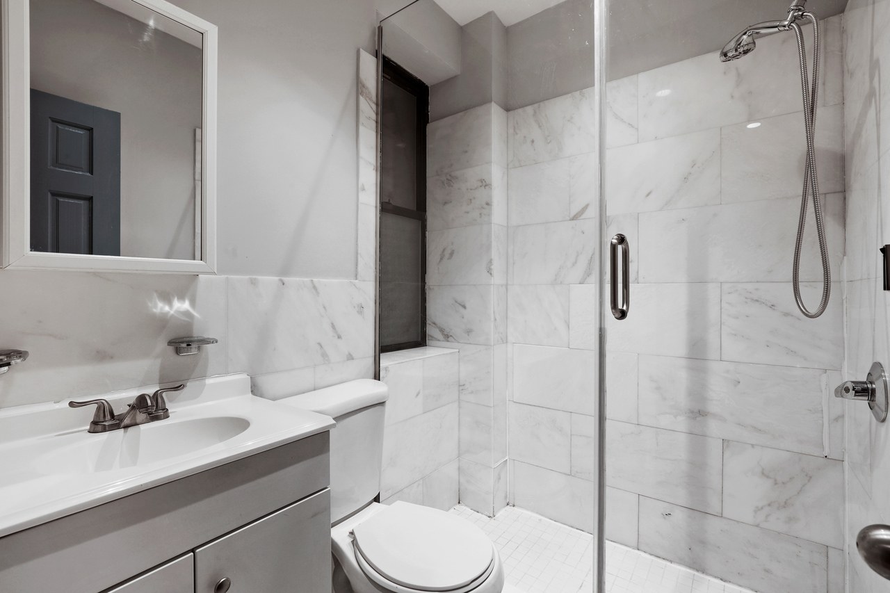#554: East Village - 1 Bedroom (Queen) - 8
