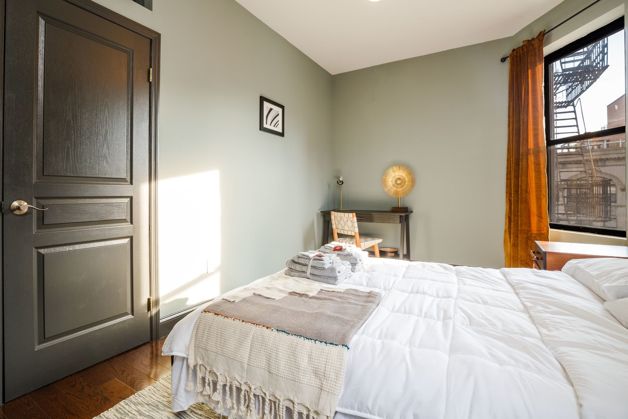 #125: West Harlem - Queen Bedroom A - 1
