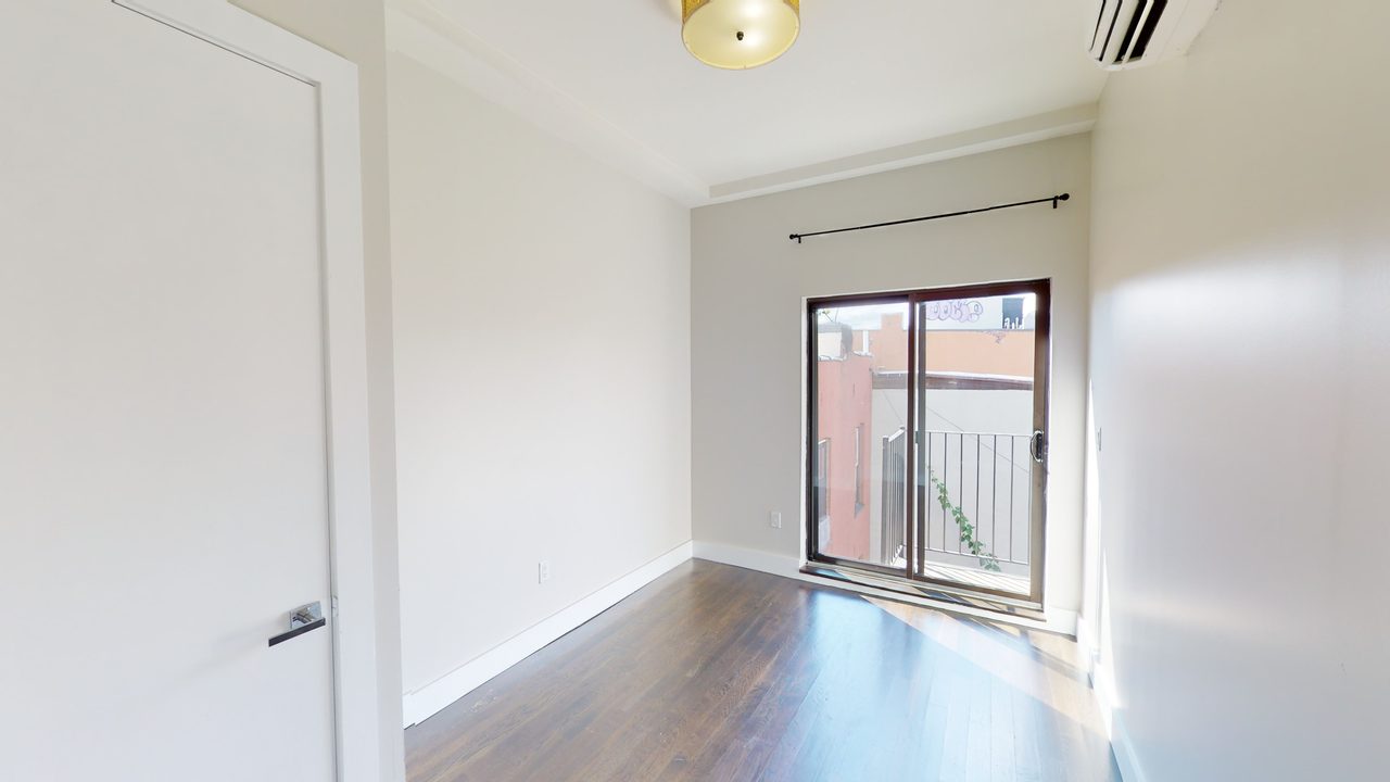 #1563: Bedford-Stuyvesant - Full Bedroom B - 4