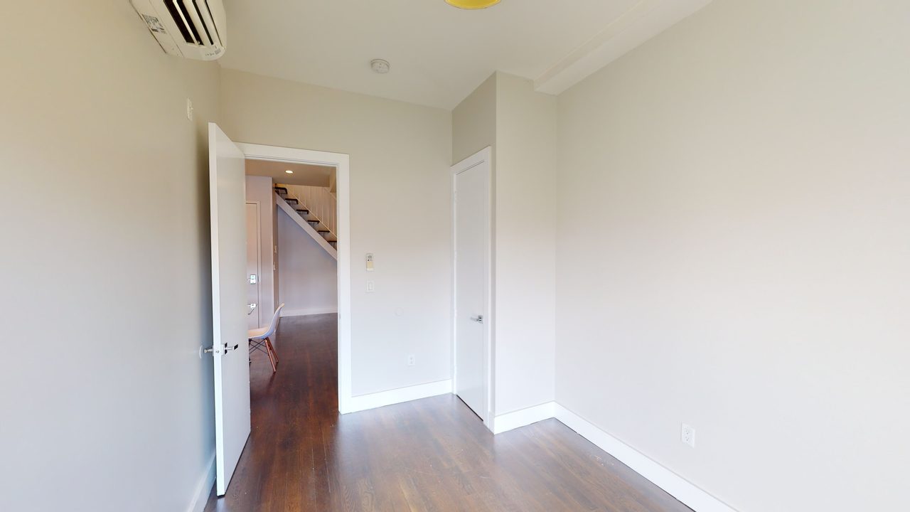 #1563: Bedford-Stuyvesant - Full Bedroom B - 3