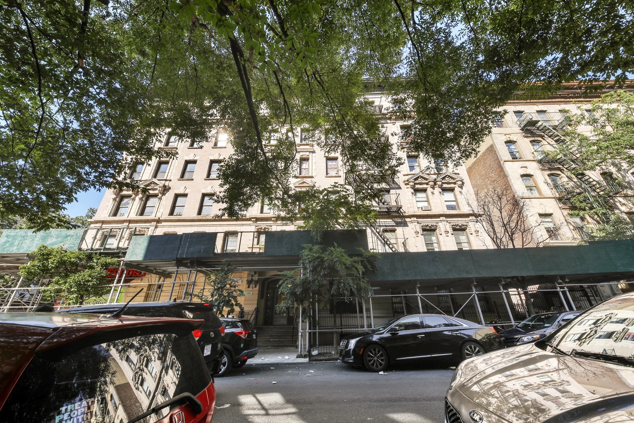  #599: Hamilton Heights - Queen Bedroom B  -  #599: Hamilton Heights  - Gallery -  7