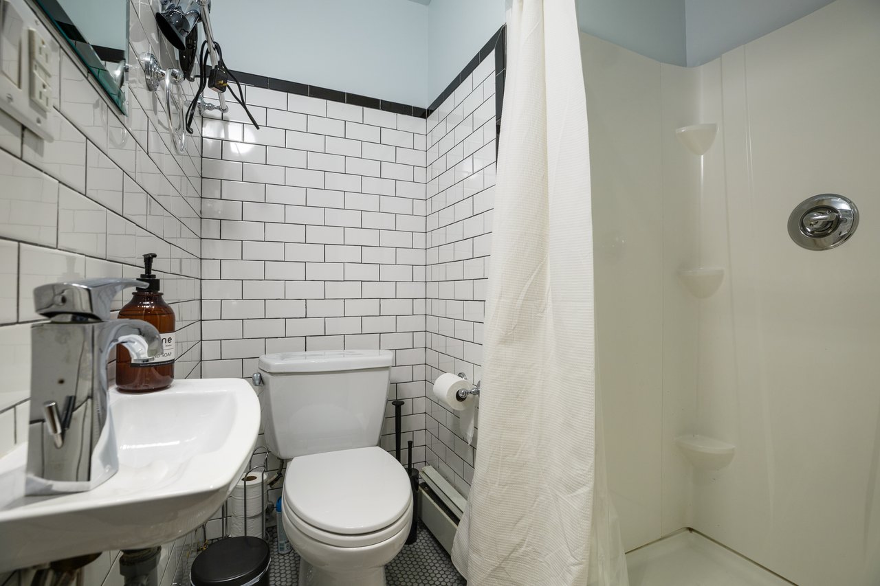 #157: Upper East Side - Twin Bedroom A - 7