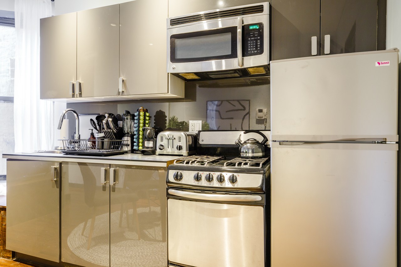 #157: Upper East Side - Twin Bedroom A - 6