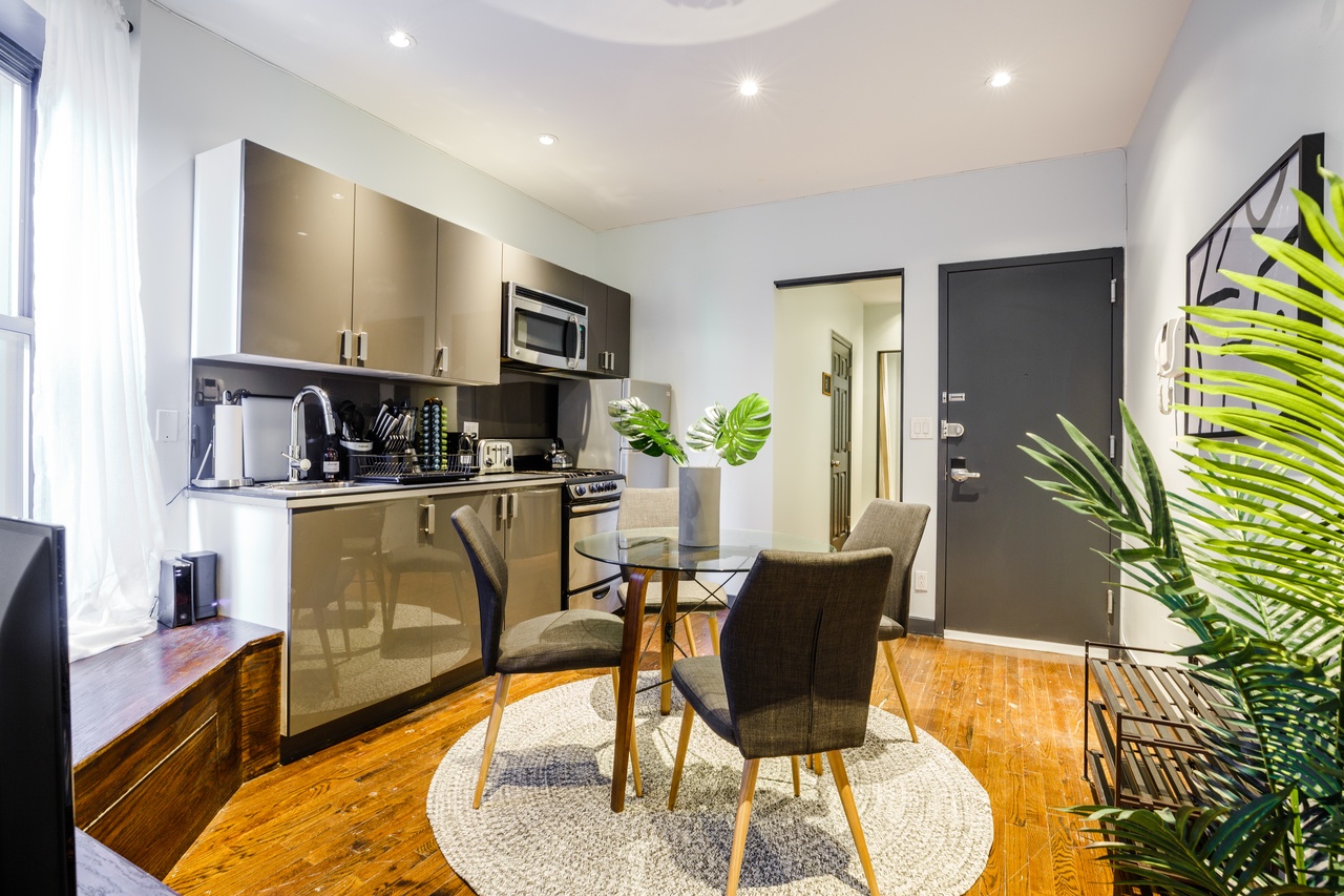 #157: Upper East Side - Twin Bedroom A - 4