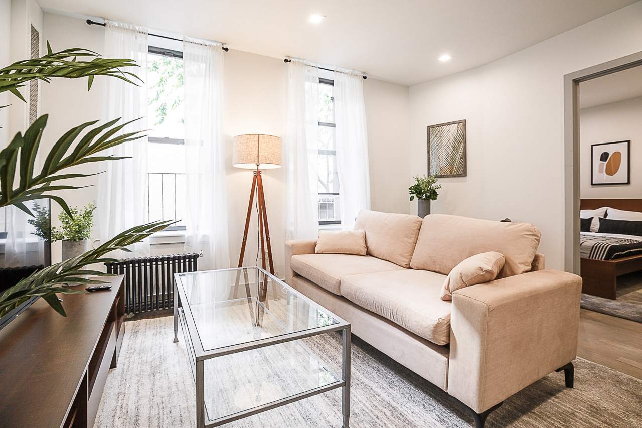 #186: Upper West Side - Full Bedroom A - #186: Upper West Side - Gallery - 4