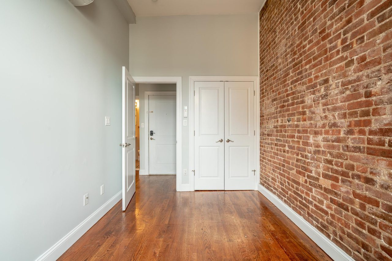  #1533: Central Harlem - 1 Bedroom (Queen)  -  #1533: Central Harlem  - Gallery -  15