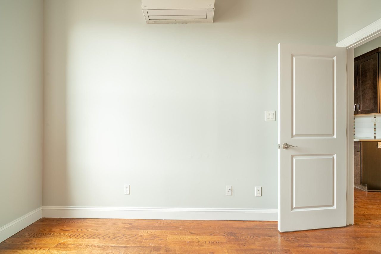  #1533: Central Harlem - 1 Bedroom (Queen)  -  #1533: Central Harlem  - Gallery -  14