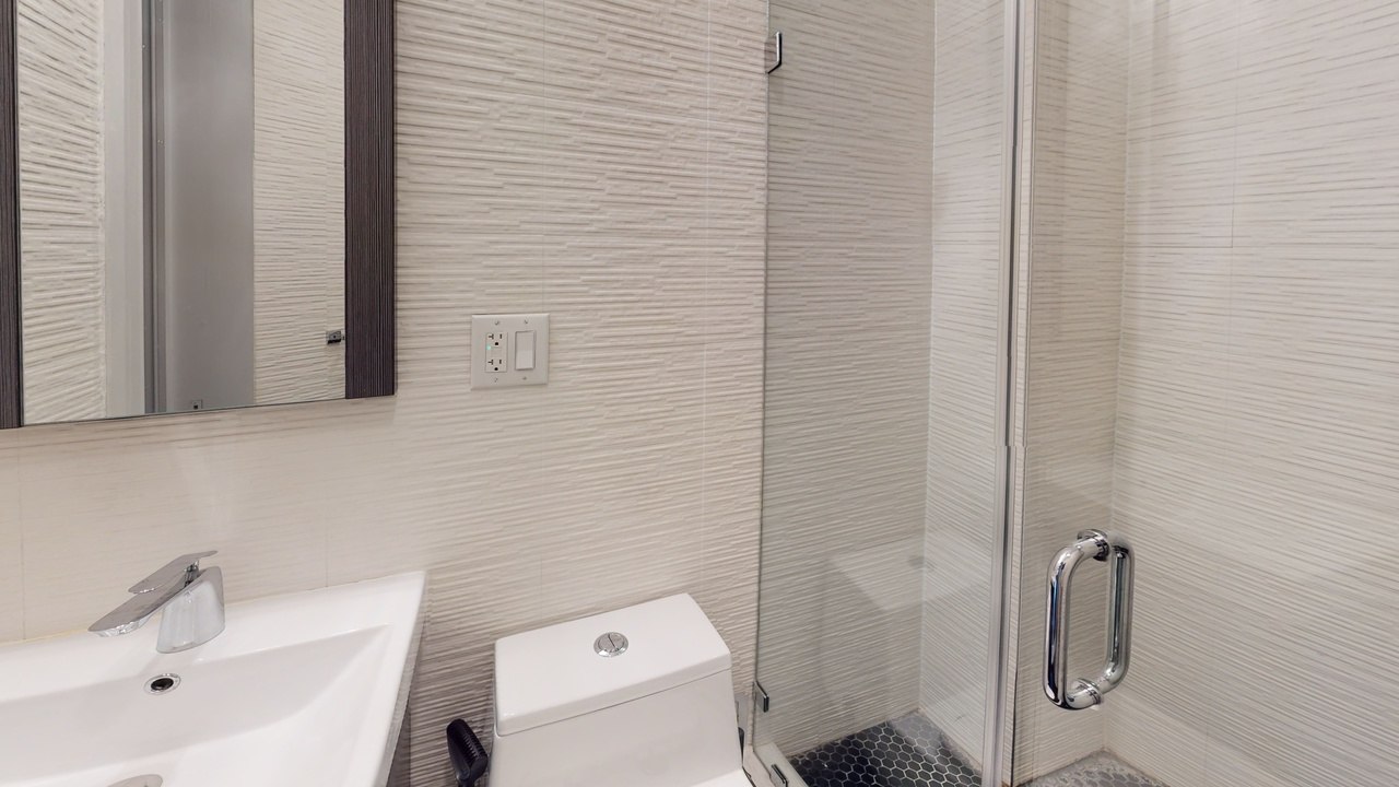 #553: East Village - Queen Bedroom A W/Private Bathroom - 6