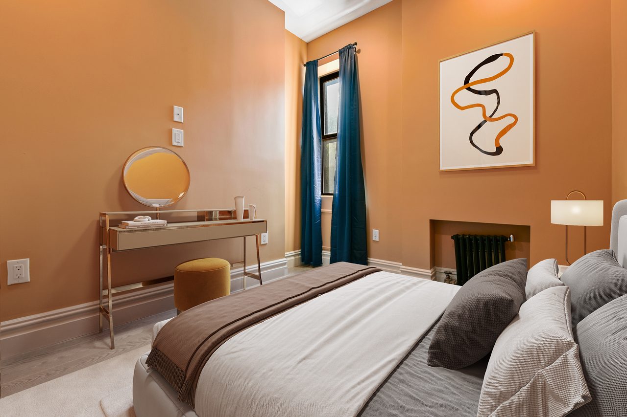 #553: East Village - Queen Bedroom B - 8