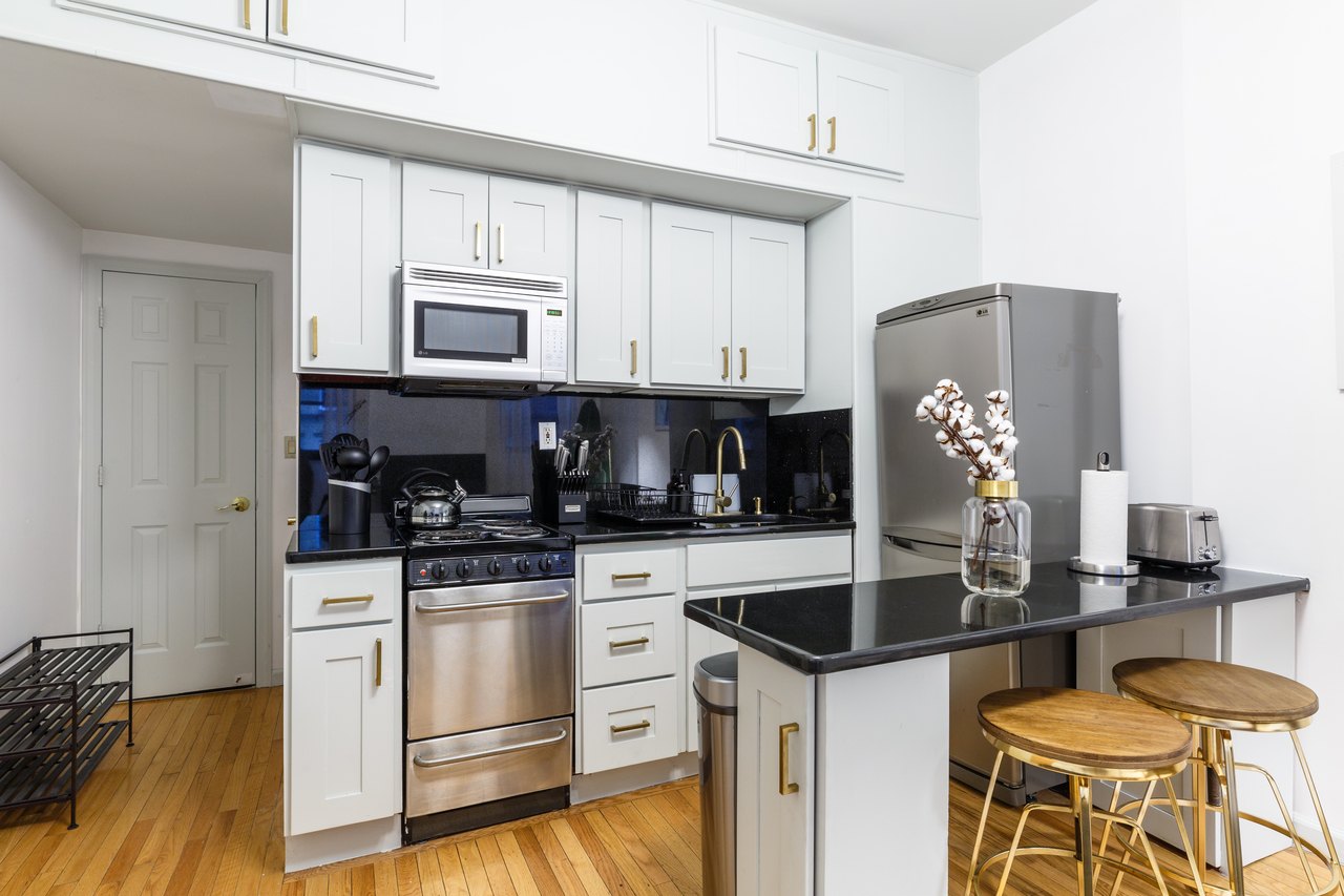 #283: Columbus Circle - 1 Bedroom (Full) - 6