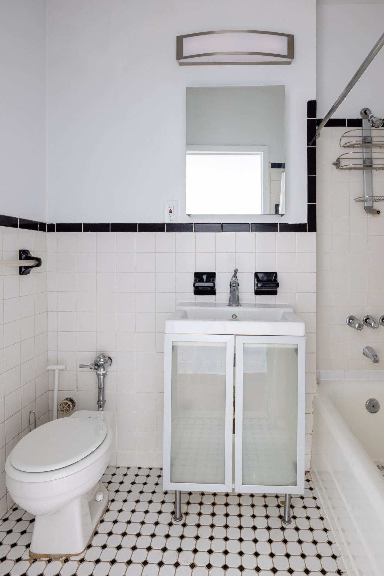 #1354: Upper West Side - 1 Bedroom (Queen) - 11