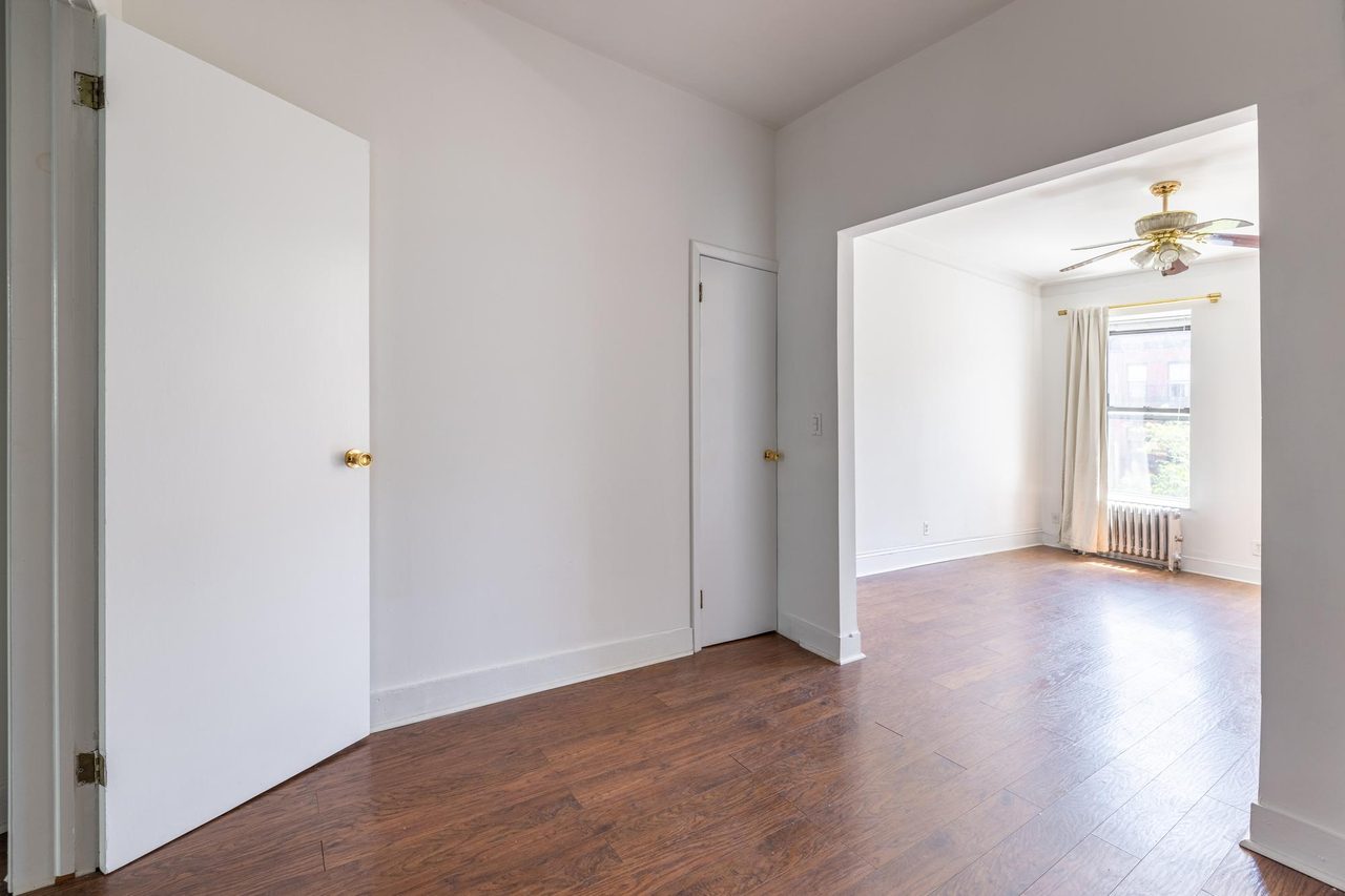 #1354: Upper West Side - 1 Bedroom (Queen) - 1