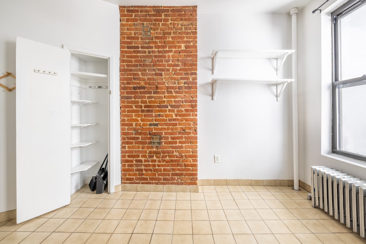 #1354: Upper West Side - 1 Bedroom (Queen) - 14