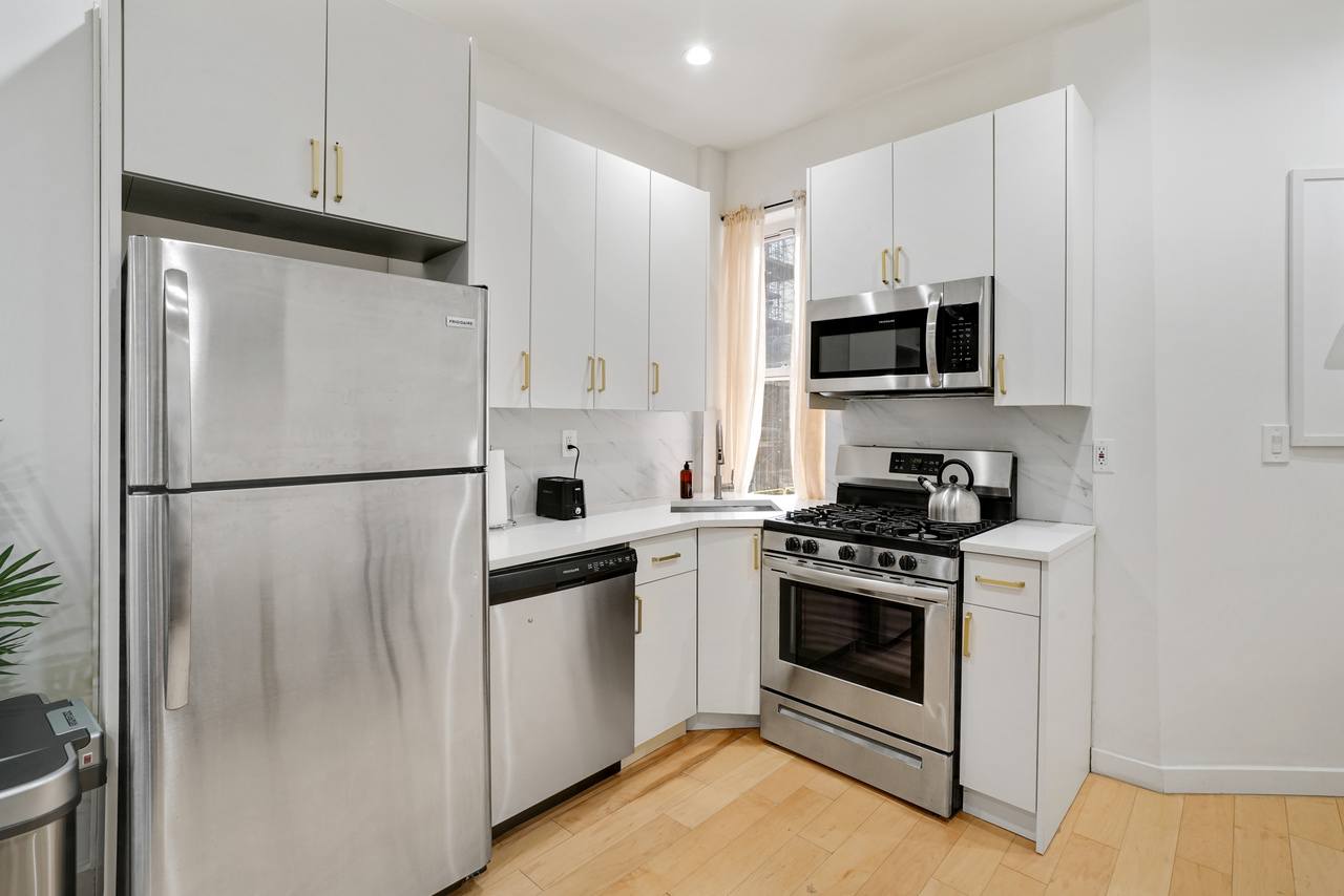 #425: Bedford-Stuyvesant - Full Bedroom 3A - 11