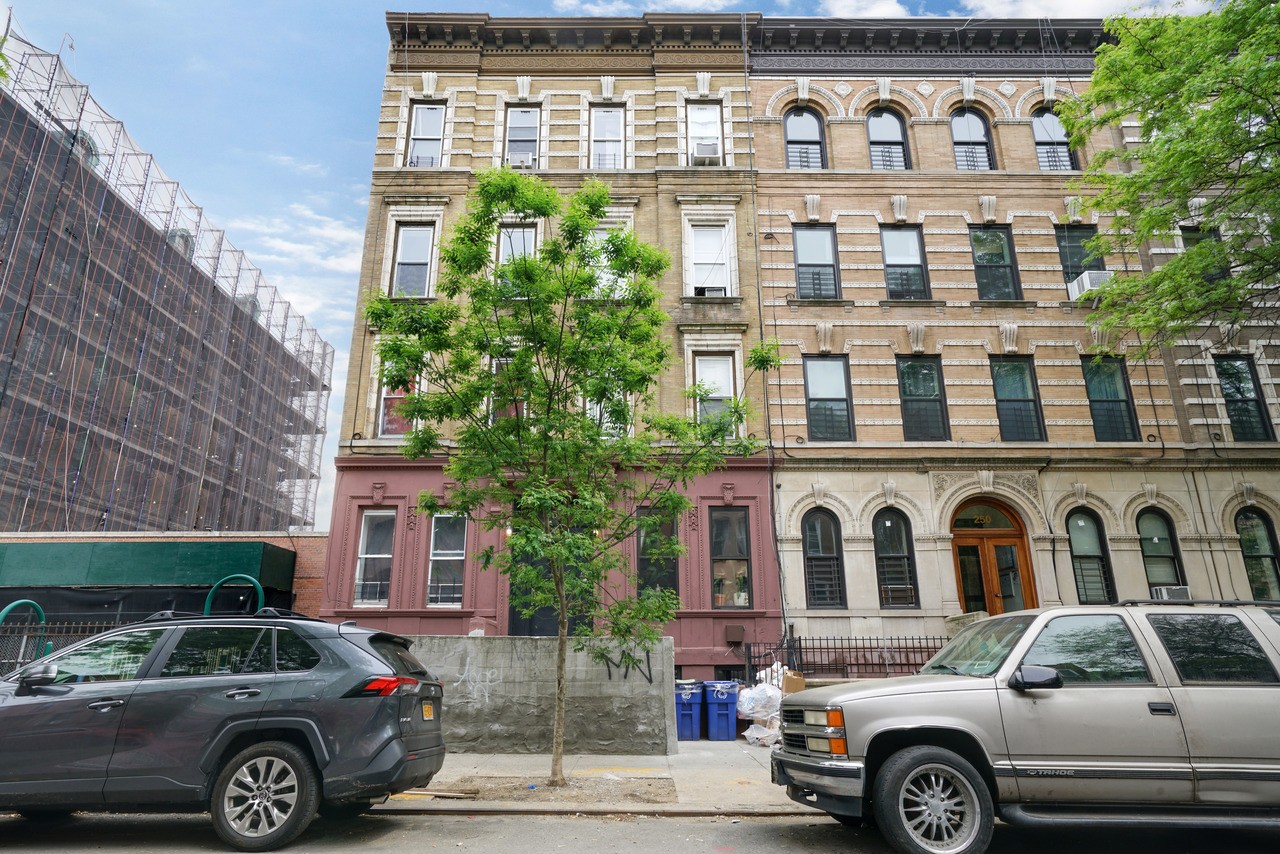 #425: Bedford-Stuyvesant - Twin Bedroom 3D - 2