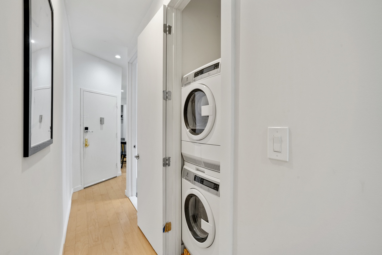 #425: Bedford-Stuyvesant - Twin Bedroom 3D - 4