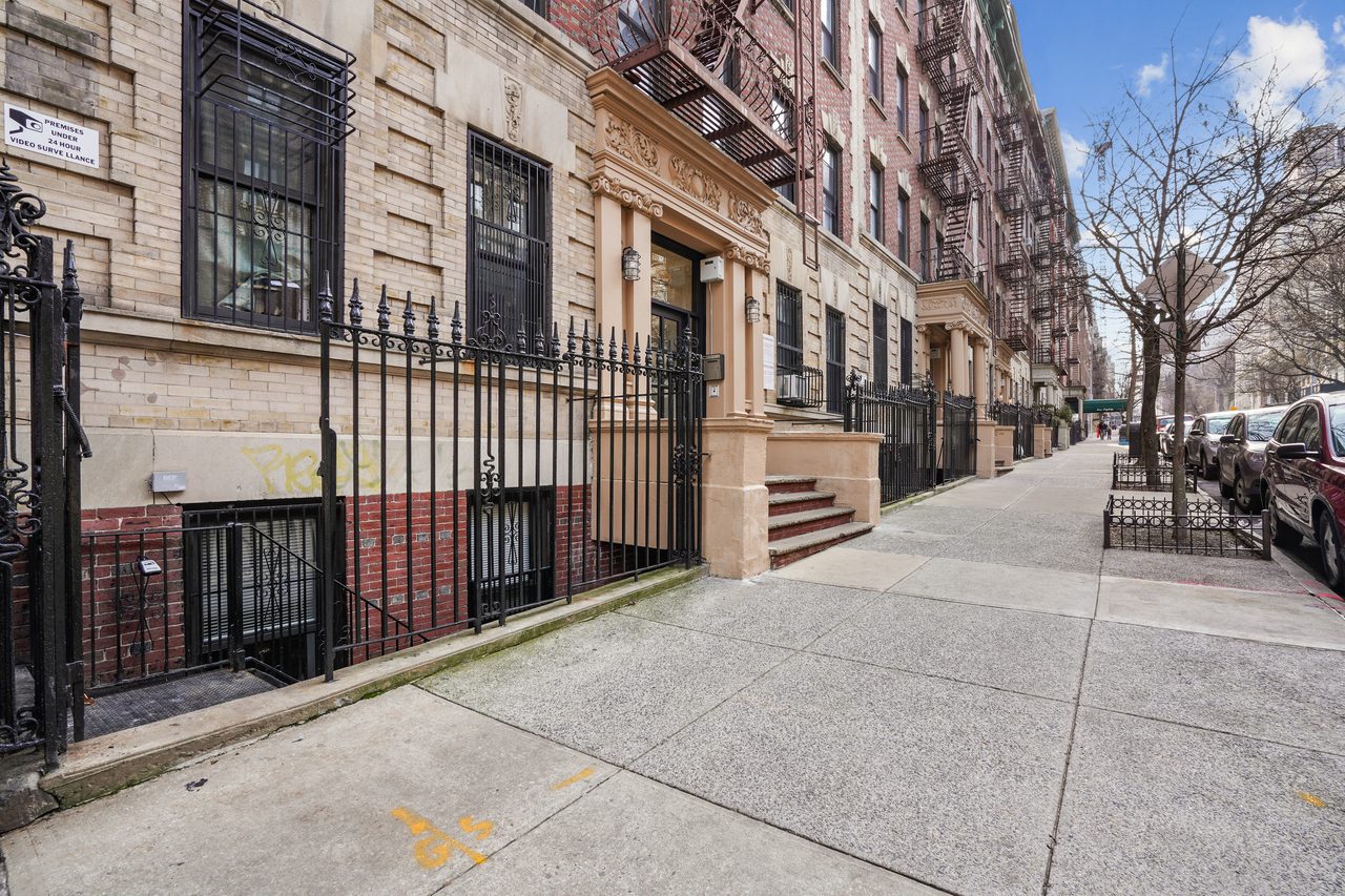 #891: Morningside Heights - Queen Bedroom C - 10