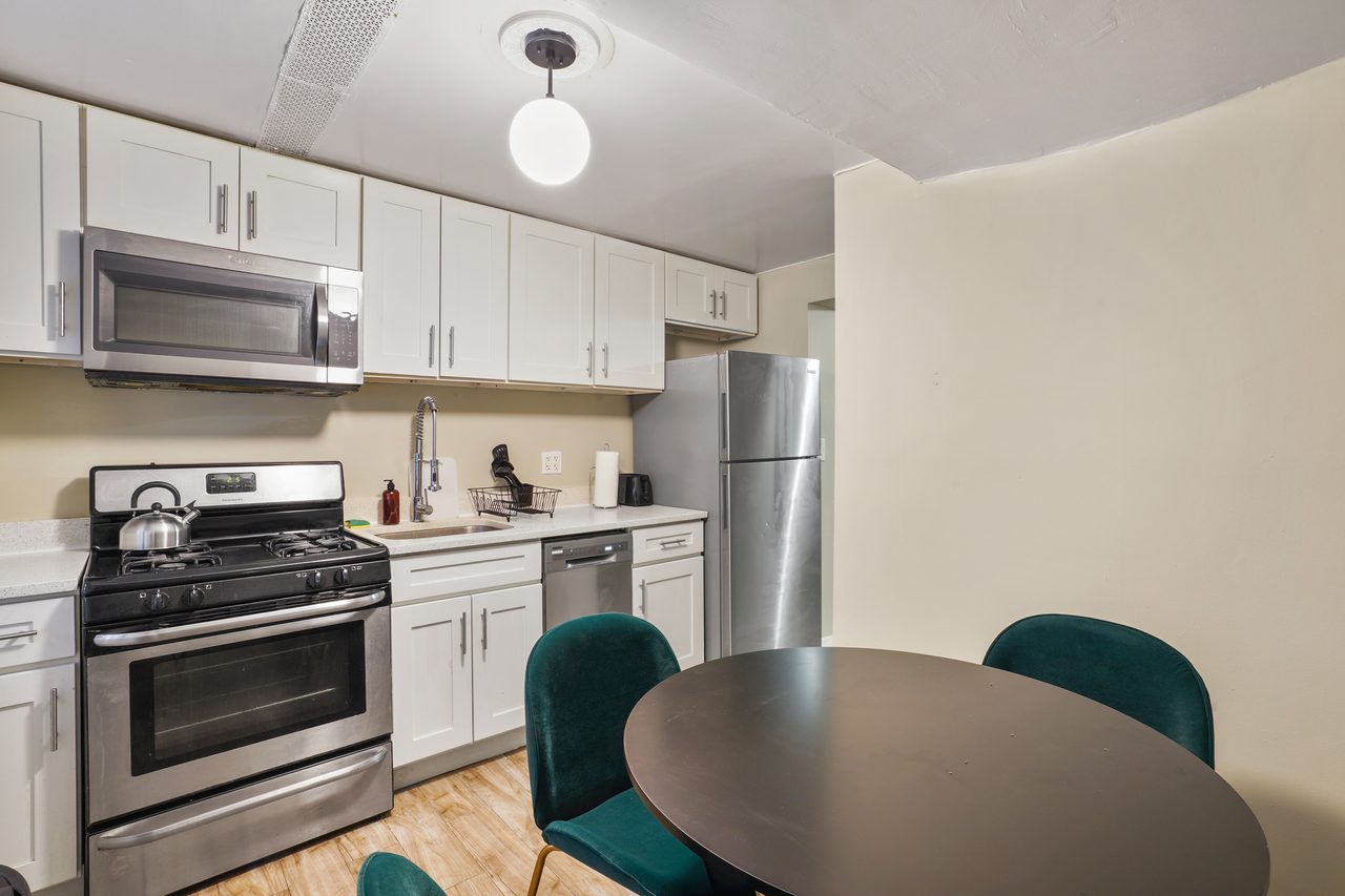 #891: Morningside Heights - Queen Bedroom C - 5