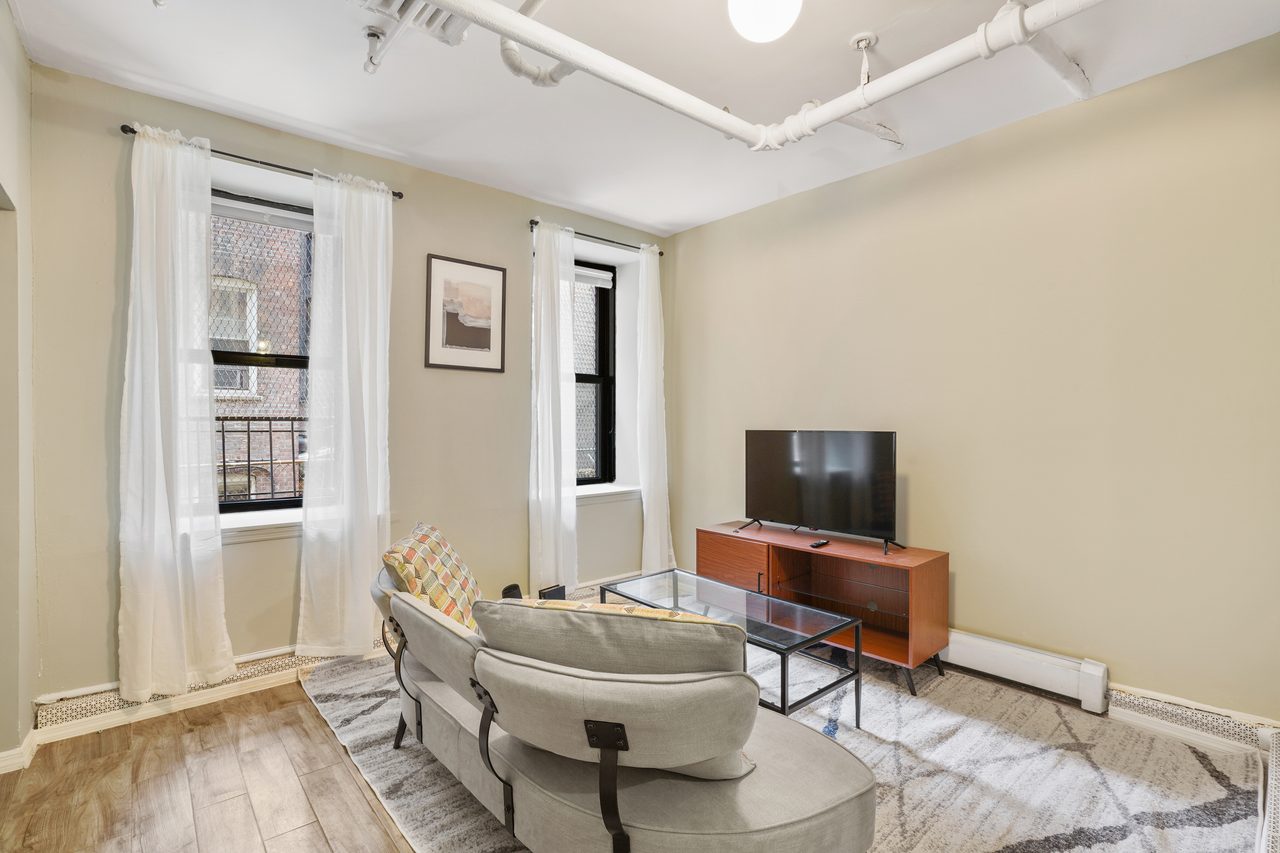 #891: Morningside Heights - Queen Bedroom A - 6