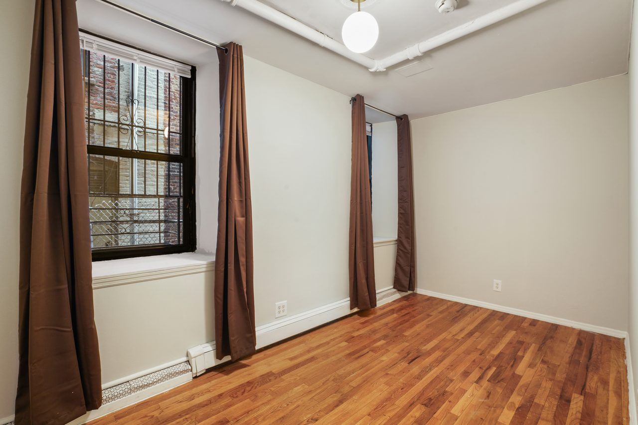 #891: Morningside Heights - Queen Bedroom A - 11