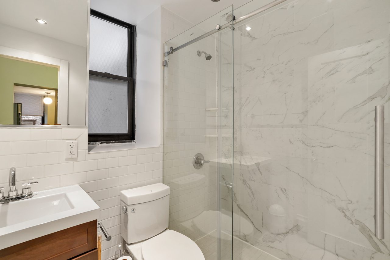  #891: Morningside Heights - Queen Bedroom C  -  #891: Morningside Heights  - Gallery -  4