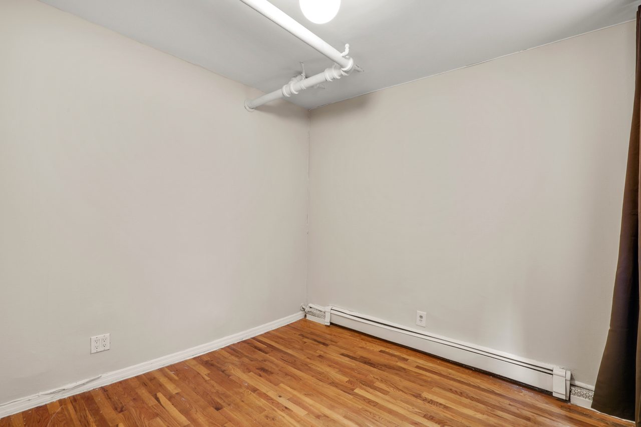  #891: Morningside Heights - Queen Bedroom C  -  #891: Morningside Heights  - Gallery -  12