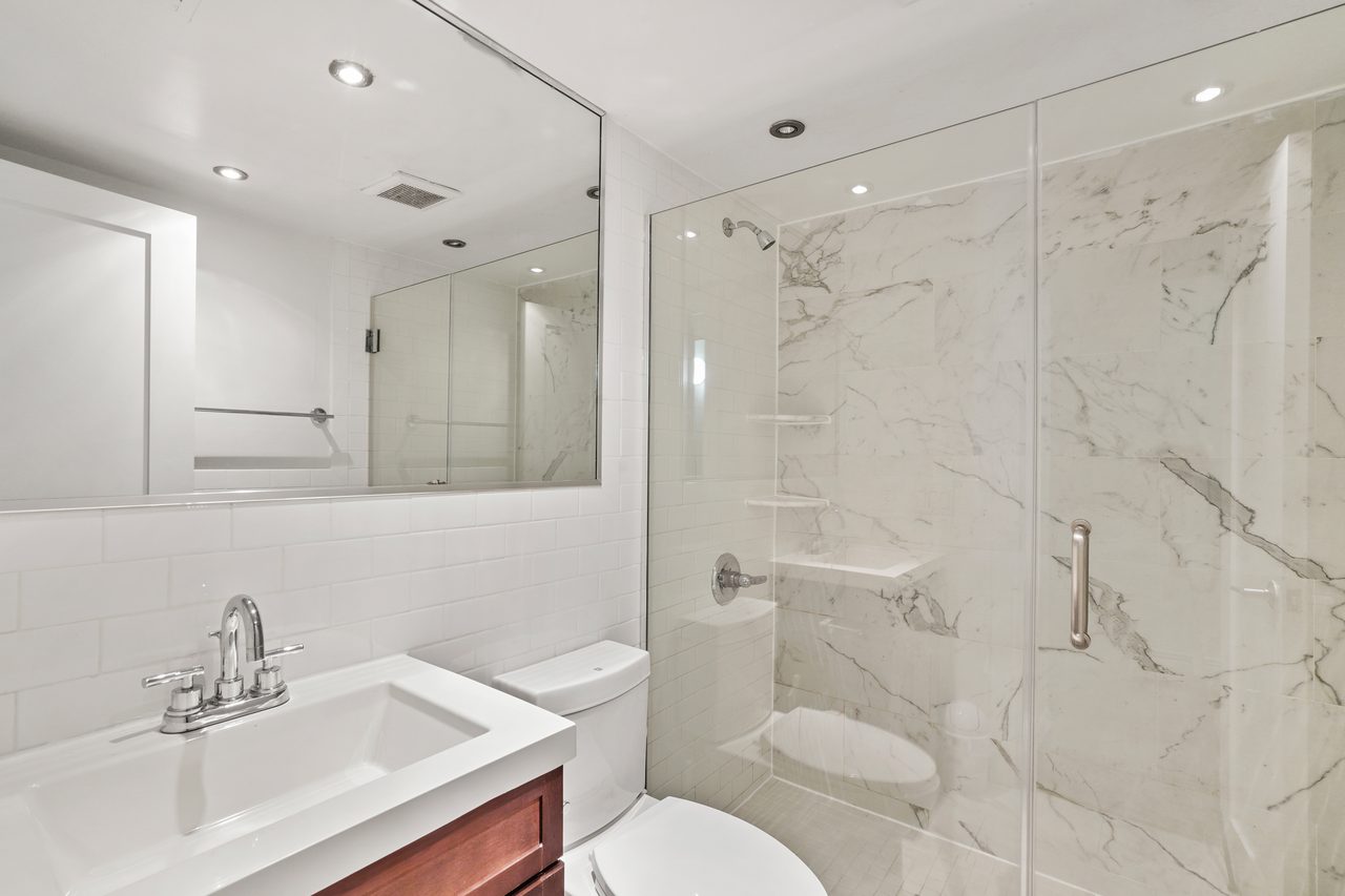 #891: Morningside Heights - Queen Bedroom B - 5