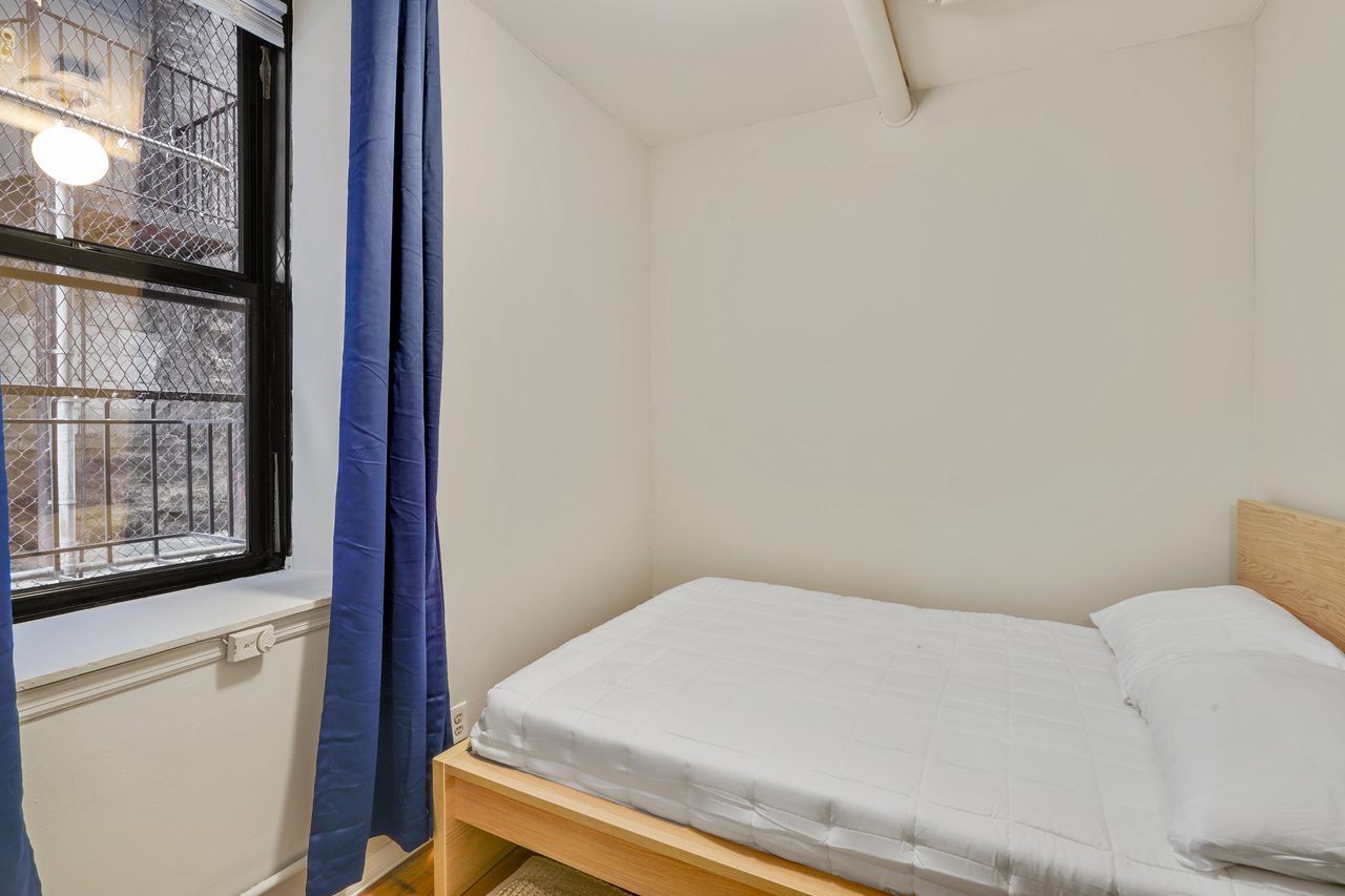 #891: Morningside Heights - Queen Bedroom B - 10