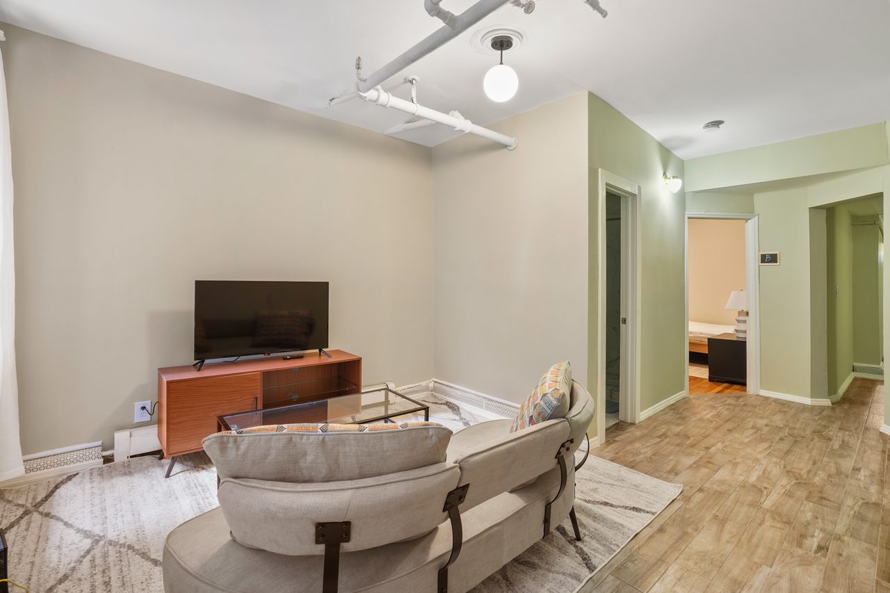 #891: Morningside Heights - Queen Bedroom B - 9