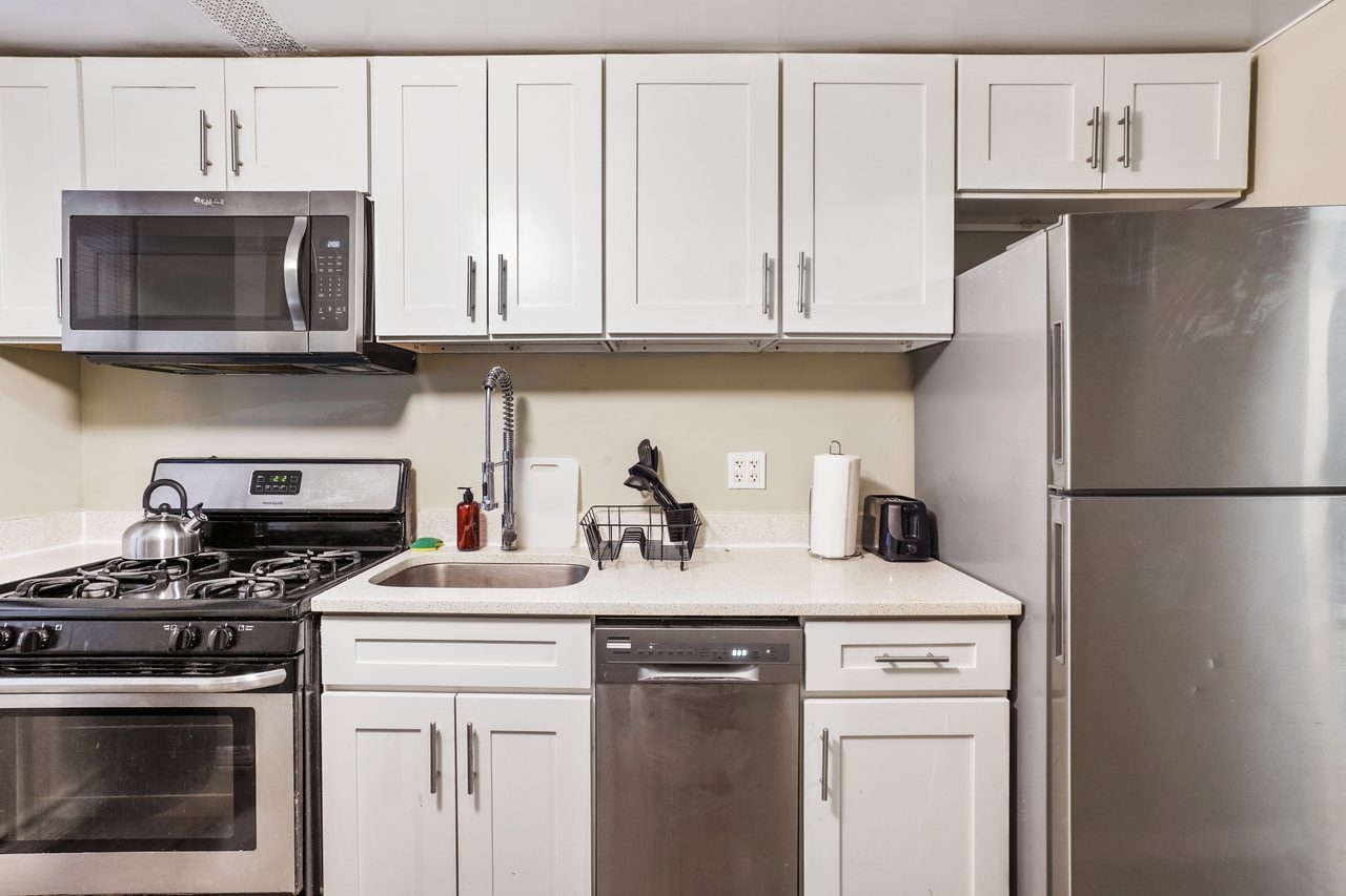 #891: Morningside Heights - Queen Bedroom B - 2