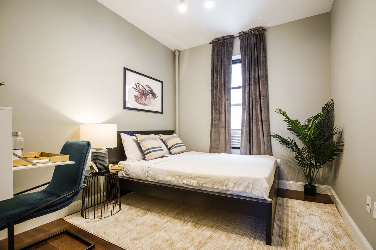 #213: West Harlem - Queen Bedroom C - #213: West Harlem - Gallery - 9