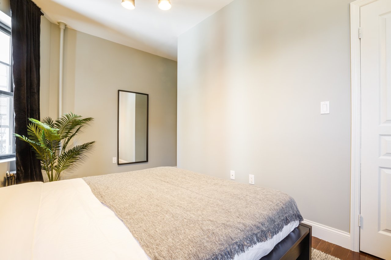#213: West Harlem - Queen Bedroom D - #213: West Harlem - Gallery - 2
