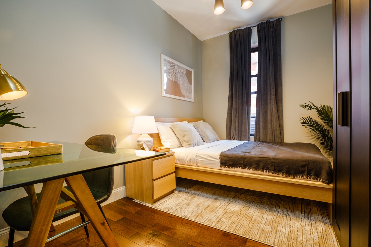 #213: West Harlem - Queen Bedroom A - #213: West Harlem - Gallery - 9