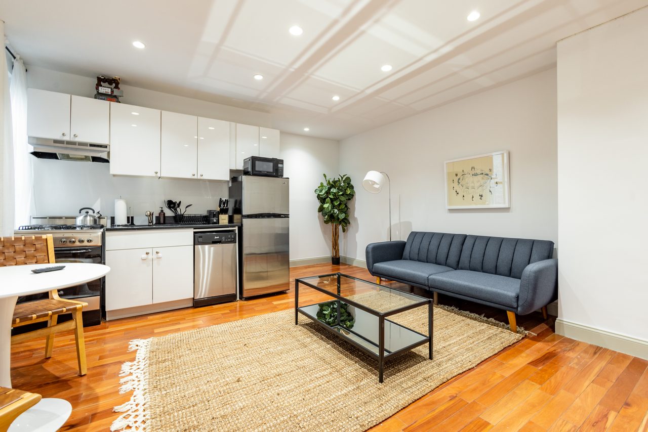 #862: Hamilton Heights - Full Bedroom A - #862: Hamilton Heights - Gallery - 5